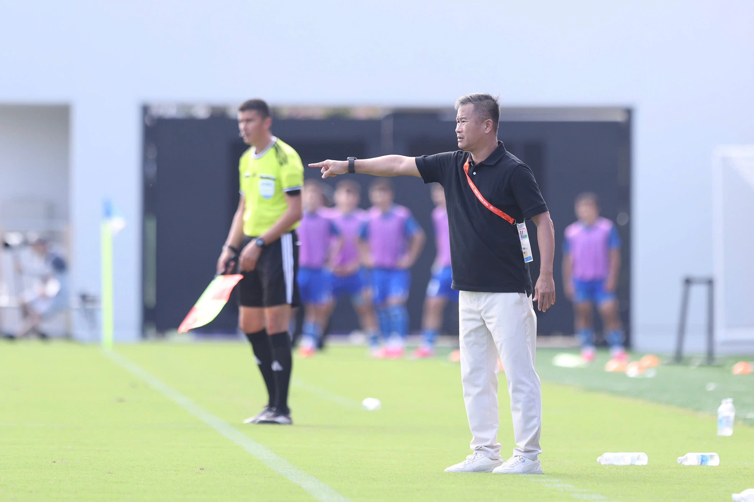 ĐT Việt Nam thua Uzbekistan 0-2 nhưng vẫn rộng cửa đi tiếp ở ASIAD 2026 1 ĐT Việt Nam nỗ lực thi đấu trước đối thủ mạnh Uzbekistan tại ASIAD 2026
