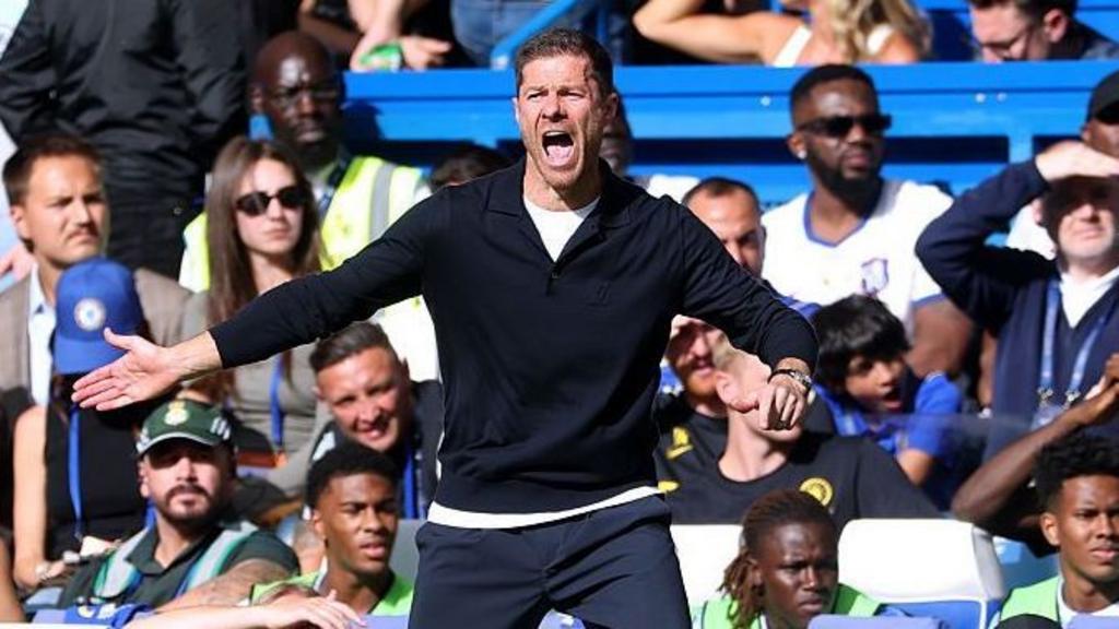 Thần đồng Kendry Paez trong màu áo tập của Chelsea tại trung tâm Cobham (Hình ảnh trận đấu 4)