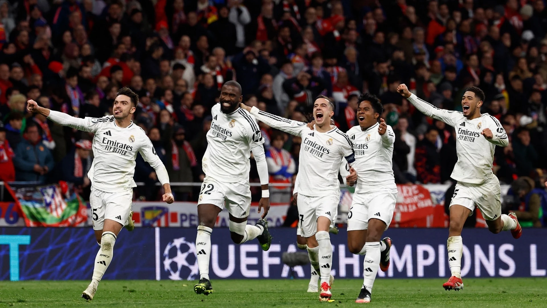 Real phẫn nộ lên án nhà báo vì so sánh CLB với ấn phẩm gây tranh cãi 1 Real Madrid đưa ra tuyên bố cứng rắn lên án phát ngôn xúc phạm của nhà báo