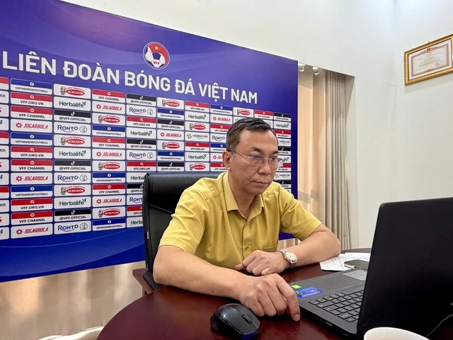 Asian Cup 2027: AFC dùng camera trọng tài và loạt công nghệ mới 1 Trọng tài điều hành trận đấu Asian Cup 2027 gắn camera